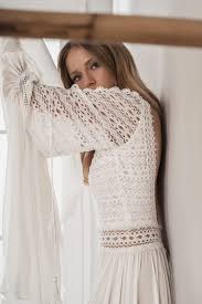 Meerjungfrau brautkleid mit mantel inspiriert von berta braut. Der Trend Israelische Brautmode Frieda Theres