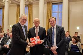 Wat doen de eerste kamerleden? Eerste Kamer On Twitter Grote Groep Eerste Kamerleden Ihkv Periodieke Onderlinge Ontmoeting Ontvangen Bij Raadvanstate Vanmiddag Onder Meer Toespraken Van Vice President Thdegraaf Vz Afdeling Bestuursrechtspraak Bart Jan Van Ettekoven En