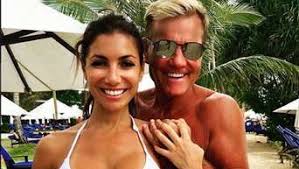 Seine freundin ist keine carina! Dieter Bohlen Und Freundin Carina Feuchtes Video Aus Badewanne Aufgetaucht Fanbase