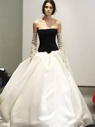 Vera wang brautkleider sind für diejenigen mädchen, die mode lieben und sich nicht scheut, eine aussage zu machen. Vera Wang Kleid 5a1eb3