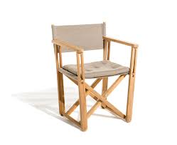 They are easy to clean and fold flat when not in use, making them ideal to use as extra seating for parties or functions. Skargaarden Kryss Lounge Chair Nordic Urban Berlin