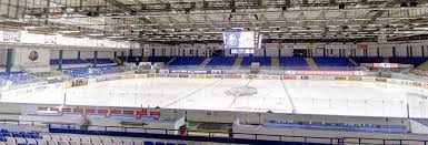 Rytíři museli opustit svoji kabinu, ani to je ale v letní přípravě neomezuje. Cez Stadion Rytiri Kladno