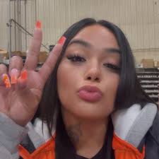 Is anyone else having issues with Verizon phones today?