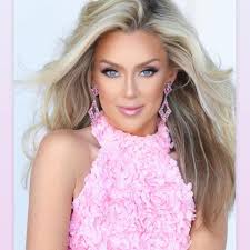 Happy Derby Day YA'LL 🐎🌹🐎🌹 #raincantstopthefun #KentuckyDerby #Derby151