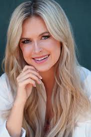 Who can recommend a headshot photographer in Utah County?