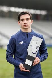 And he is 170cm tall. Fc Porto On Twitter Fconceicao7 Recebeu O Premio De Melhor Jovem De Dezembro Na Liga Portugal 2 Fcporto