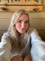 Hi everyone! I am 27 years old and I'm looking for a roommate to move into  my house in Farmington Hills around February or March (timing is flexible).  It's a 4 bed,