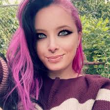 Lmao.I actually find these so funny. Roast Me Or Pay Me. Either way, we all  laughing! 🤣🤣🤸🏼‍♂️