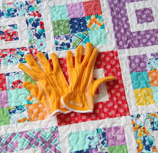 How to hand quilt a large quilt. Tips For Quilting A Large Quilt Cluck Cluck Sew