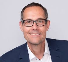 Tim Shuttleworth's Instagram, Twitter & Facebook