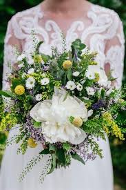 10 Ways To Keep Your Wedding Flower Budget Under Control Www Weddingplanner Co Uk With Images Wedding Flowers Budget Wedding Flowers Wedding
