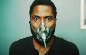 Tenet : Les réactions les plus WTF des spectateurs. Chaos dans les cinémas.