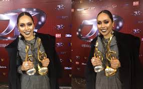 Dayang nurfaizah lelaki teragung official lyric video. Lelaki Teragung Juara Ajl 31 Dayang Nurfaizah Buat Hatrik Vokal Terbaik Gempak