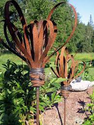 Garden Art Rebar And Metal Strips Make It Look Like Butterfly Metal Garden Art Garden Art Yard Art