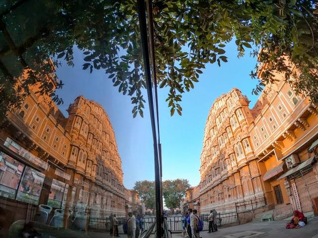 The iconic facade of Hawa Mahal, AI generated