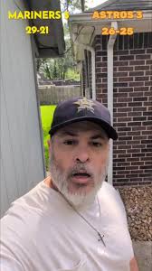 Mariners Mediation Breathing to Clap Jumbotron