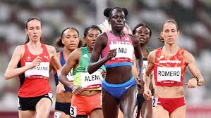 Usa's athing mu celebrates after winning gold in the women's 800m final. Vqm7o2nuk3d3tm