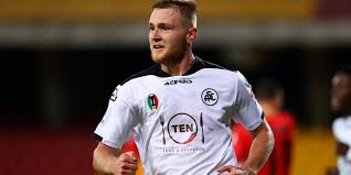 Tommaso pobega (born 15 july 1999) is an italian professional footballer who plays as a midfielder for serie a club spezia, on loan from milan. Milan Ecco Il Tuo Barella Pobega E Pronto A Tornare