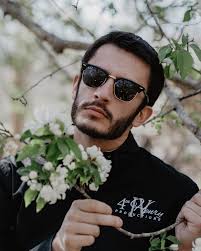 When you're trying to save her from Hot Girl Summer but she says she only  dates “sensitive guys” • • 📸 @rurex_images #WeddingSzn