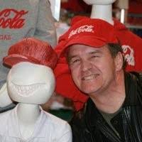 Daniel Bottoms's Instagram, Twitter & Facebook