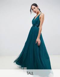 Ha un ruolo importante e a lei è richiesto un vestito ad hoc, che sia sobrio e raffinato. Asos Design Tall Premium Vestito Lungo Da Cerimonia In Tulle Con Nastri Asos Abiti Da Ballo Scolastico Vestito Lungo Vestiti