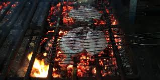 Buatlah sambal kecap dengan mencampurkan bahan sambal kecap yang dibutuhkan. Tips Bakar Ikan Dengan Mudah Untuk Pesta Barbeque Tahun Baru Halaman All Kompas Com