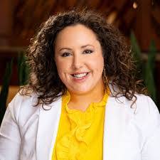 Laura Messick's Instagram, Twitter & Facebook