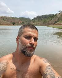 Bruno gagliasso is a member of tv actor Bruno Gagliasso Mostra Construcao De Seu Rancho Para Preservacao Natural
