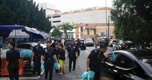Posted on september 4, 2010 by tv smith. Rezeki Lalu Depan Balai Wangsa Maju