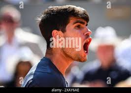 Roland Garros di Parigi, Francia. Il 9 giugno, 2018. Open di Francia di  tennis tournament, mens doppie finali; Pierre Hugues Herbert (FRA) e  Nicolas MAHUT (FRA) con il loro trofeo Credito: Azione