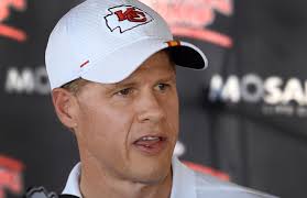 Cheers follow Chiefs wide receiver Tyreek Hill to practice