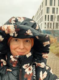 A Visit from St. Nicholas Clement Clarke Moore (1823) “Twas the night  before Christmas, when all through the house Not a creature was stirring,  not even a mouse; The stockings were hung