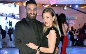 قالت الفنانة سمية الخشاب إنها قررت منذ 6 أشهر رفع دعوى خلع ضد زوجها المطرب أحمد سعد للضرر الذي وقع عليها وبالفعل. Ø³Ù…ÙŠØ© Ø§Ù„Ø®Ø´Ø§Ø¨ ØªÙˆØ¬Ù‡ ØµÙØ¹Ø© Ø¬Ø¯ÙŠØ¯Ø© Ù„Ø·Ù„ÙŠÙ‚Ù‡Ø§ Ø£Ø­Ù…Ø¯ Ø³Ø¹Ø¯ Ø§Ù„Ø¨ÙˆØ§Ø¨Ø©