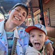 Hi, can anyone recommend a physio in the area? It's for knee pain  experienced when running and I would be using them through my work medical  insurance if that makes a difference.