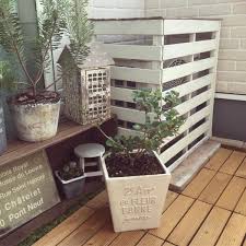 ベランダの目隠し方法まとめ おしゃれでプライバシーも守る人気の工夫アイデア folk ベランダ ベランダ コーディネート ベランダガーデン