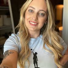 When her son couldn't come home for Easter, a Wolfson Children's mom turned  his hospital bed into a giant Easter basket. How creative & cute!