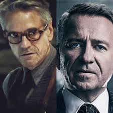 Pada pendapat korang, siapa Alfred Pennyworth versi *live action* yang lagi  *best*? : r/batman