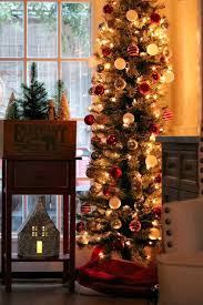 Today, i'm bringing you my best tips for christmas tree decorating…along with a talented group of blogging buddies! How To Decorate A Skinny Christmas Tree Cozy Little House