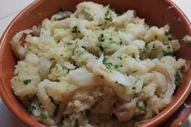 Esse prato é preparado em camadas. Receitas Com Bacalhau Desfiado Revista Menu