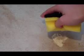 Beginnen wir mit der fuge selbst: Video Fugenmasse Von Den Fliesen Entfernen So Gelingt S