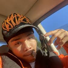 Stream DJ Moment® music