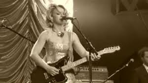 I said no there ain't no angels around here back away from your instruments i like leavin' it. Samantha Fish Cowtown Lyrics