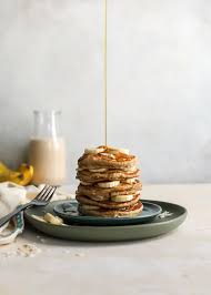 Healthy Blender Oatmeal Banana Pancakes Fit Mitten Kitchen Recipe Banana Oatmeal Pancakes Banana Pancakes Pancake Recipe With Yogurt