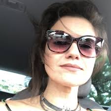 Barbara Farina (@barbarabfarina)