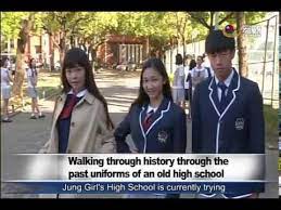 台南市長榮女中展出清朝到現代的校服school uniforms for girls throughout the years in tainan 宏觀英語新聞 high school girls high school