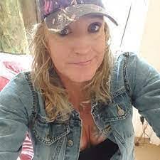 Misty Dillon's Instagram, Twitter & Facebook