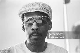 451 photos et images haute résolution de Earl Sinclair