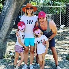 Three weeks ago, dax shepard and kristen bell welcomed their second child, a daughter named delta. How Many Kids Do Kristen Bell And Dax Shepard Have Popsugar Family