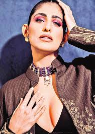 Page_1 Front_Late.indd