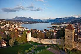 Una Escapada A Lucerna Con Los Alpes A Sus Pies Alpes Lucerna Viajes